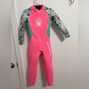 Girls X-Manta Full Wetsuit Pink Floral Size M – Used, Good Condition